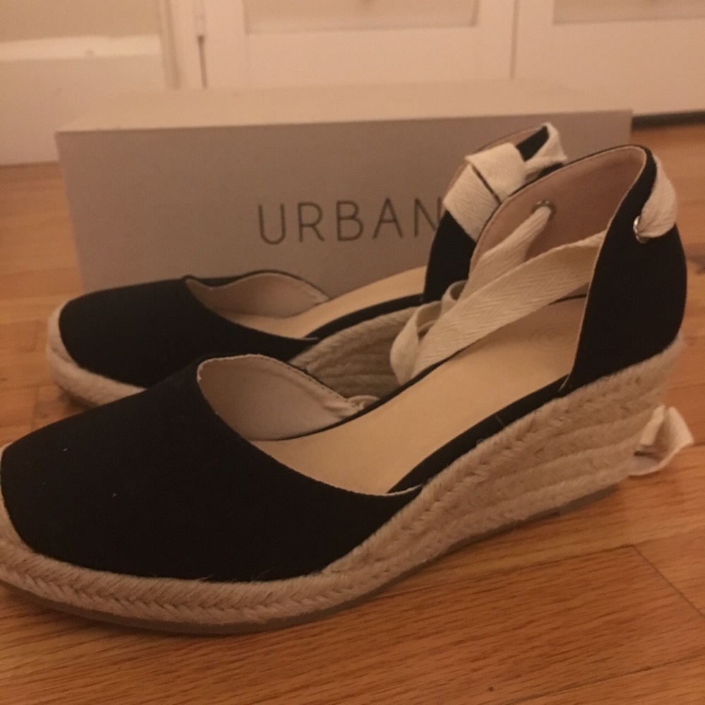 NWT Espadrilles Lace up Wedges Size 8